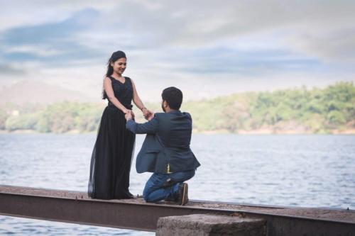 pre wedding photograph poses